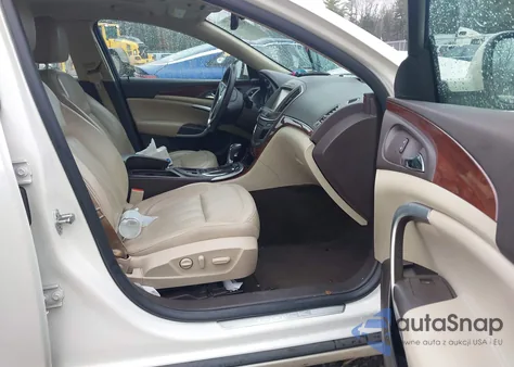 2015 Buick Regal Turbo/E-Assist Premium I z USA, uszkodzony, nr VIN 2G4GN5EX7F9234990